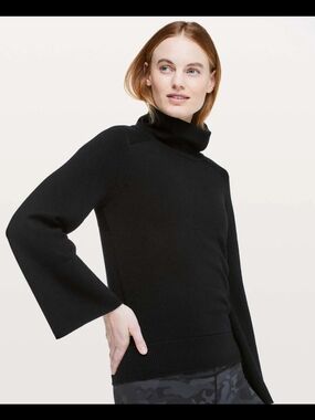 LULULEMON 8 Black City Trek Turtleneck Merino Wool Mockneck Sweater